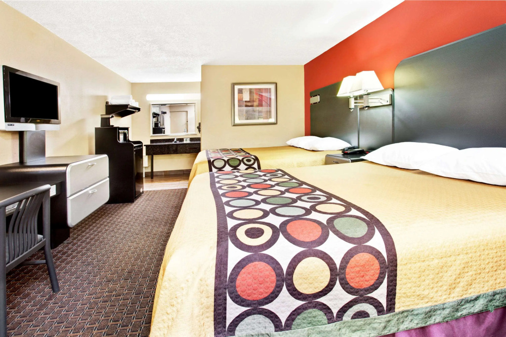 Super 8 by Wyndham Kissimmee/Maingate/Orlando Area