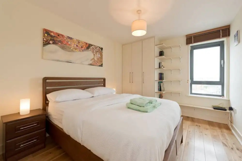 Dual-aspect 2 Bedroom Apartment