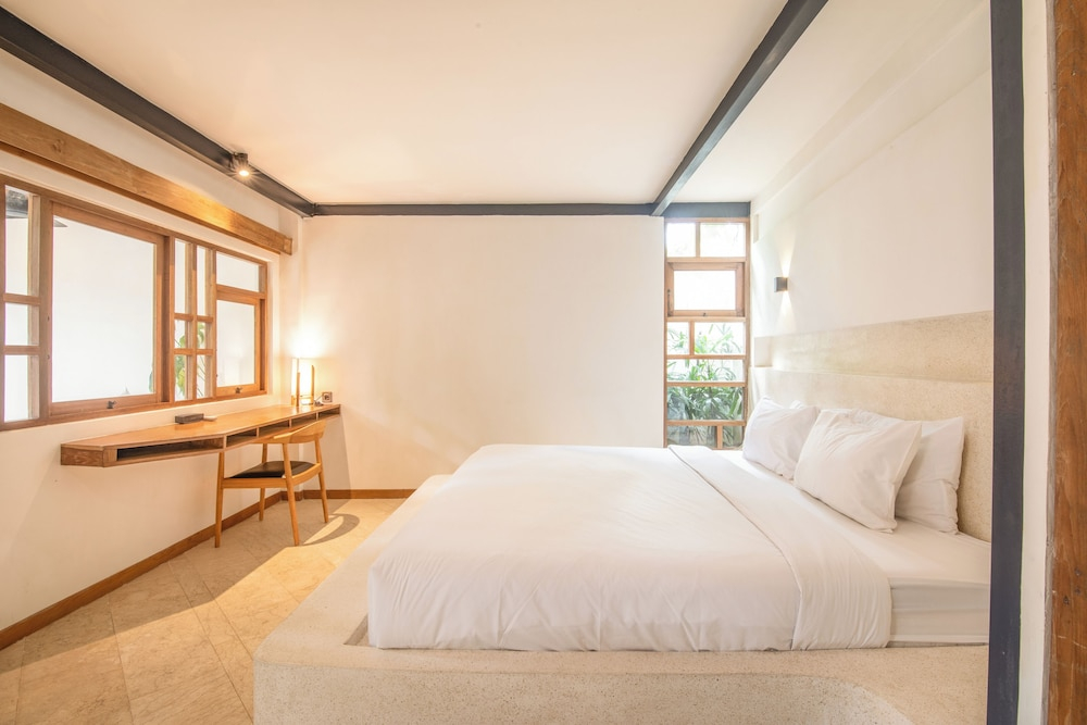 Designer 2-BR Villa Pool, 800m to Canggu Beach