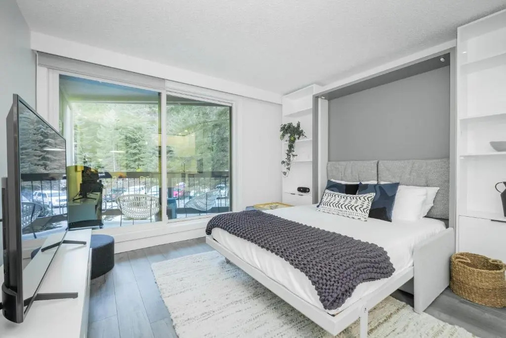 Highland Annex studio by Outpost Whistler