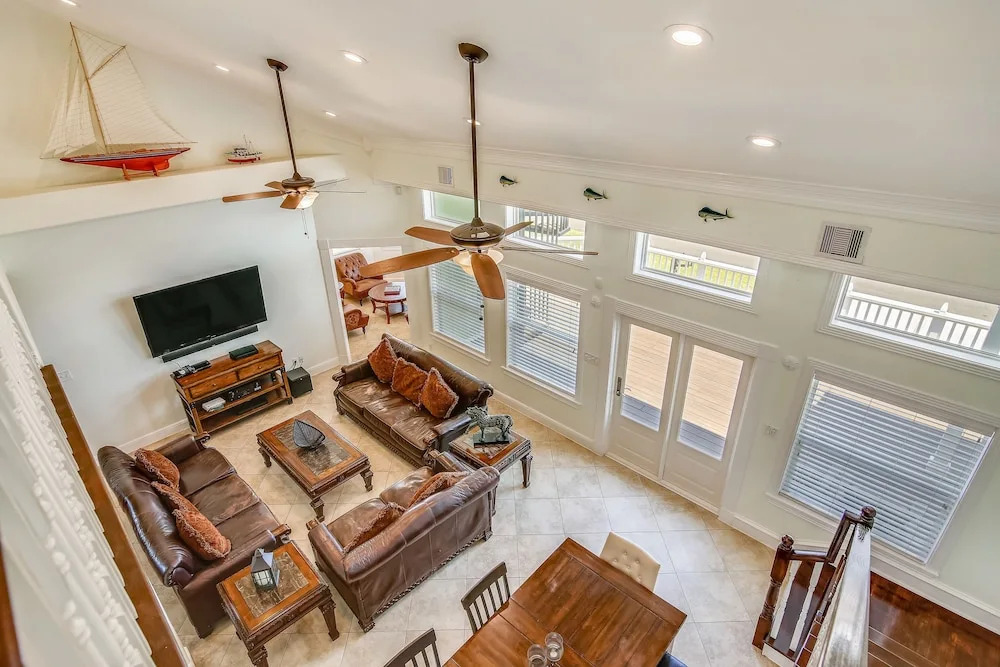 Sea Pearl 6 Bedroom Home