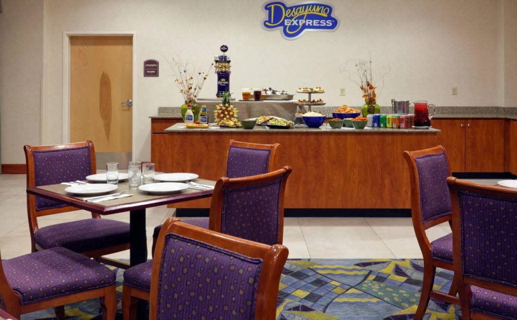 Holiday Inn Express & Suites Toluca Zona Aeropuerto by IHG