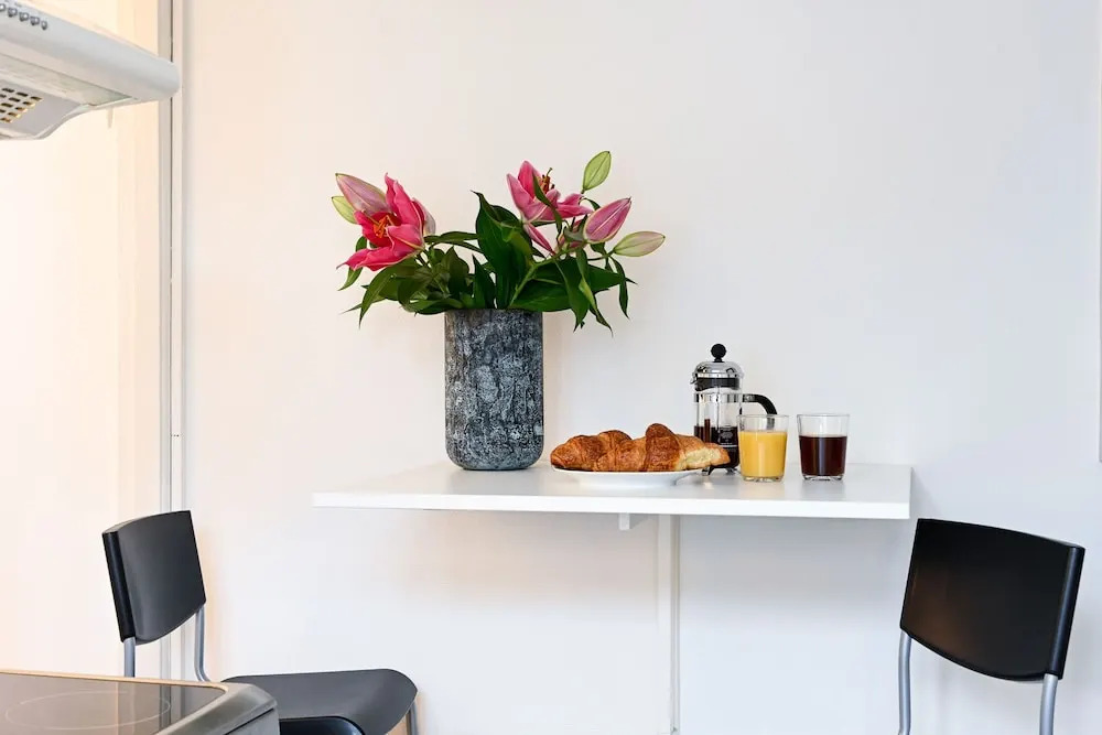 Cozy One-bedroom Apartment in Copenhagen Downtown