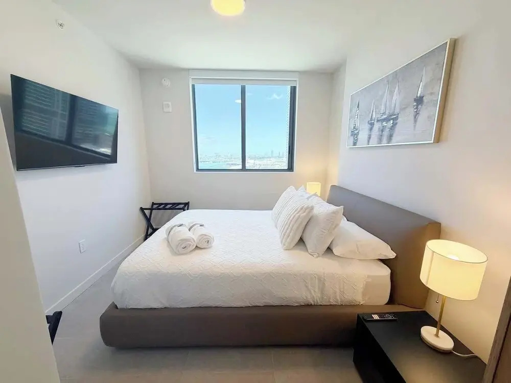501 First Bayfront