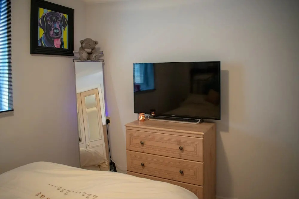 Homely 2 Bedroom Flat in Bonnington
