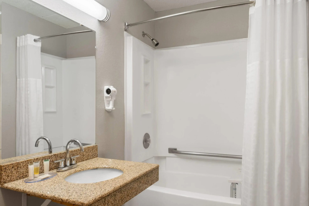 Days Inn by Wyndham Cloverdale Greencastle
