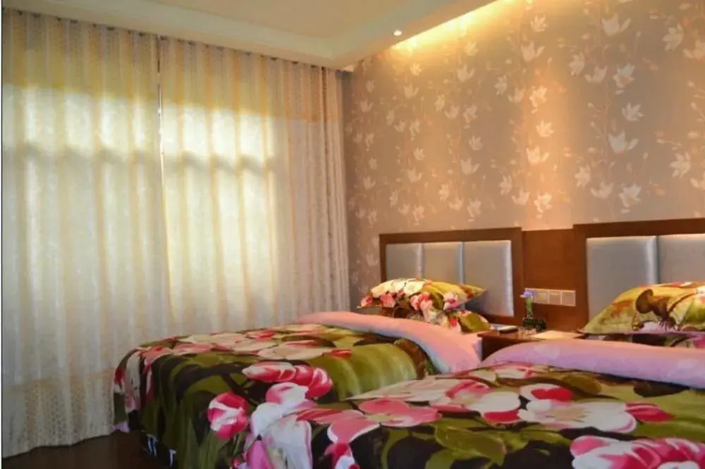 Fengcheng Qiangufengqing Hotel