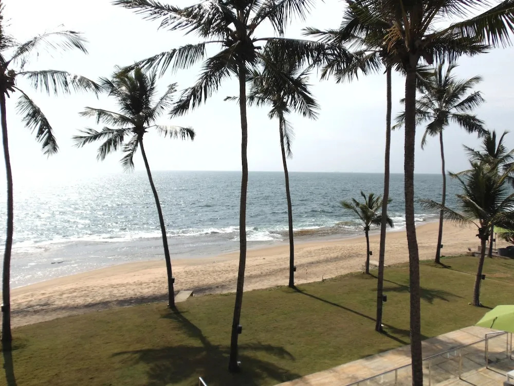 Reefs Edge Hotel