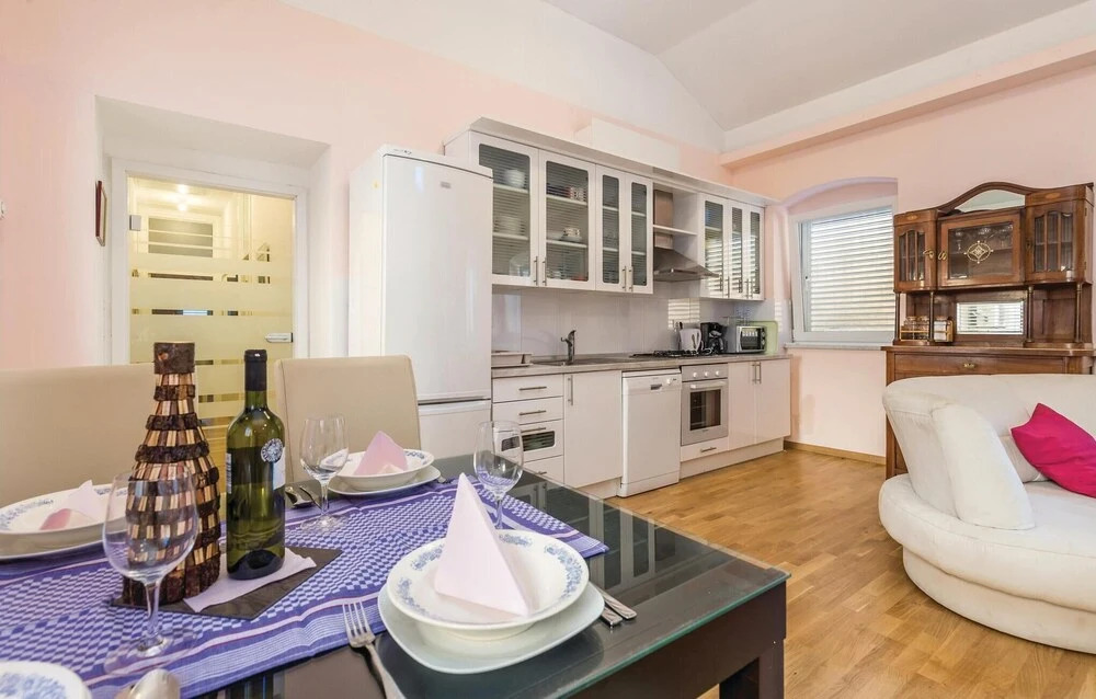 Amazing Home in Opatija with Hot Tub, WiFi & 3 Bedrooms