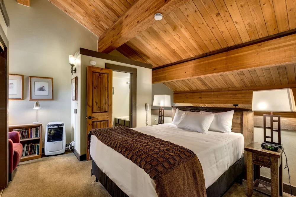 Lofted Retreat in The Village! condo