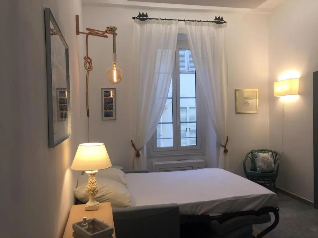 Studio Menton, 1 pièce, 2 personnes - FR-1-196-300