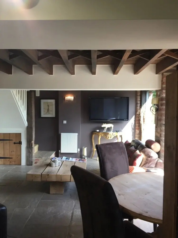 Impeccable Cottage Suitable for 2 Adults & 1 Child