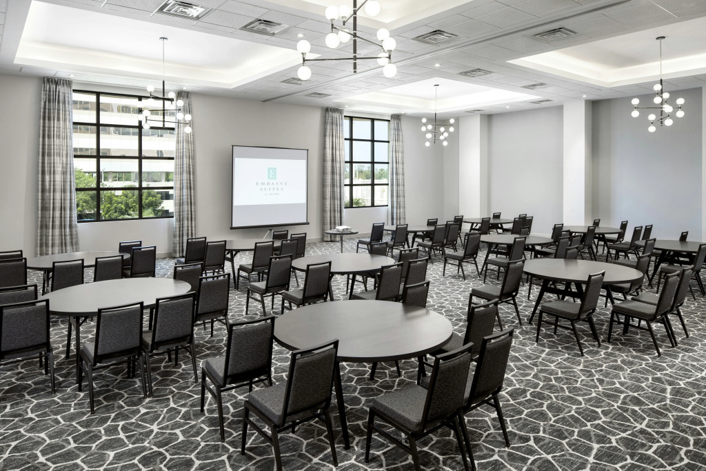 Embassy Suites by Hilton Tampa Airport Westshore