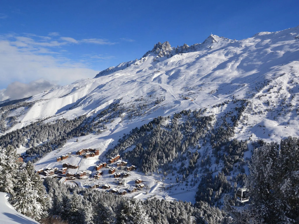 Spacious Apartment in Méribel near Ski Lift