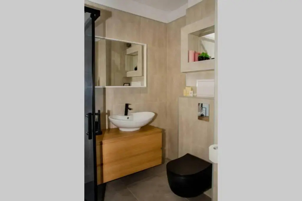 Super luxurious & spacious designer apartment.