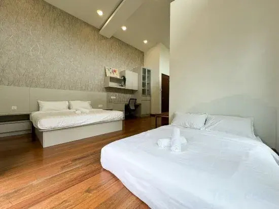 Green Escape City Private Pool Haven 24 pax