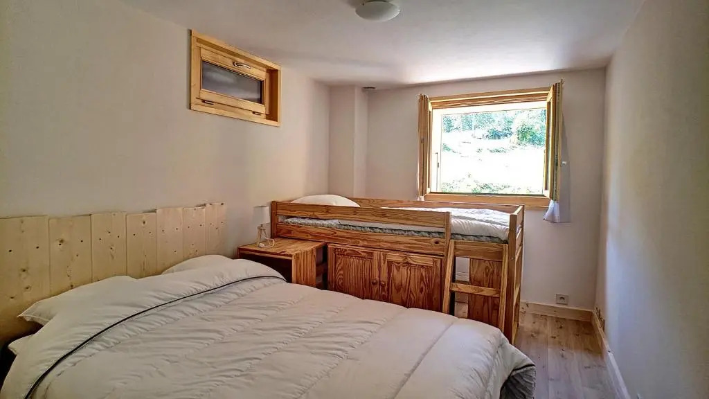 Joli APPARTEMENT DANS CHALET AVEC TERRASSE - SAINT JEAN D'AULPS - PROCHE MORZINE - 6 PERSONNES - LILOU