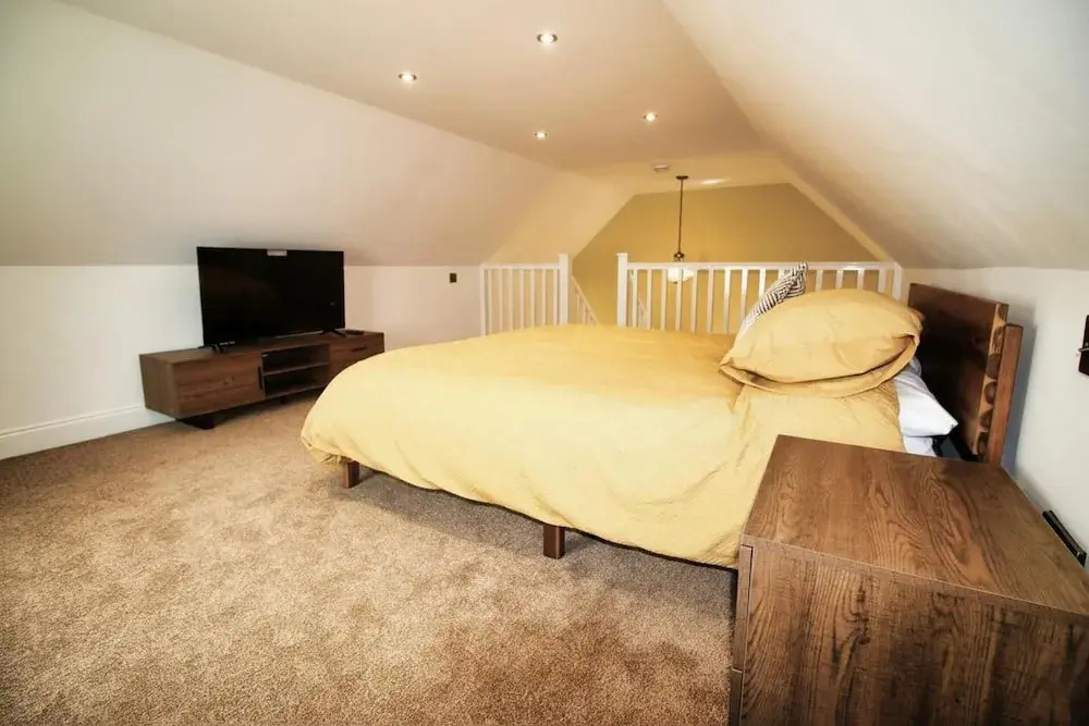 Newly Refurbished Cottage - Sleeps 4 - Central
