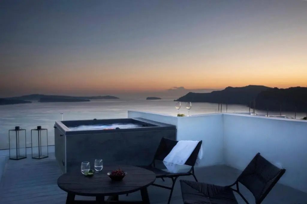 ArmonOia Suites Santorini