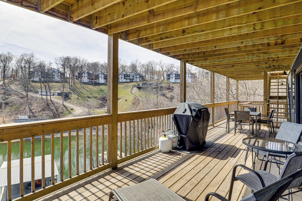 Private Dock & Theater Room: Lake Ozark Luxury