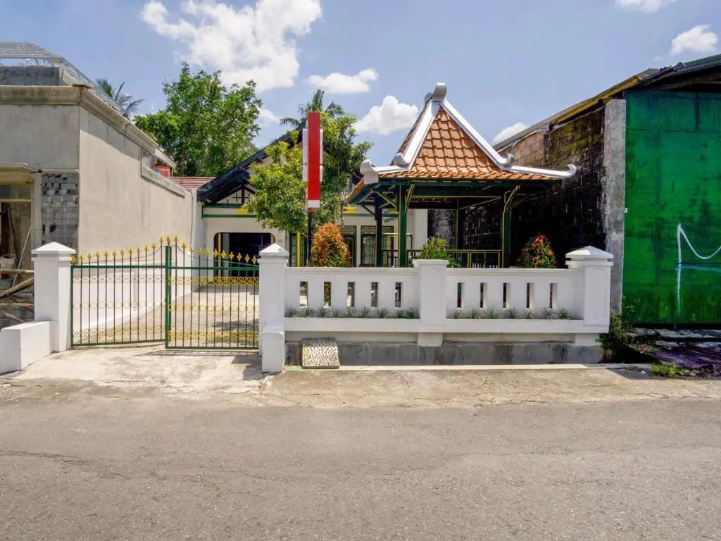 OYO Life 3301 Pondok Eyang Obi