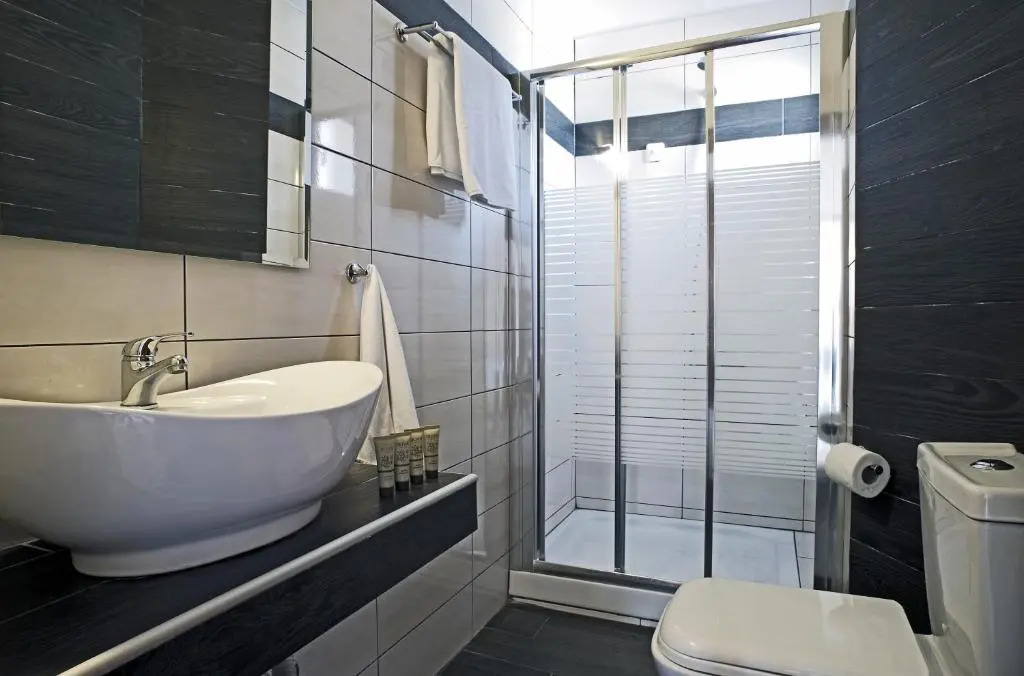 Stratos Hotel
