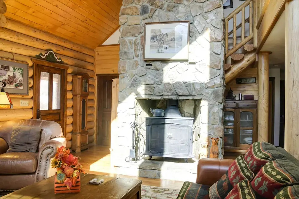 'lacy's Log Cabin' Alto Home w/ Mountain Views!