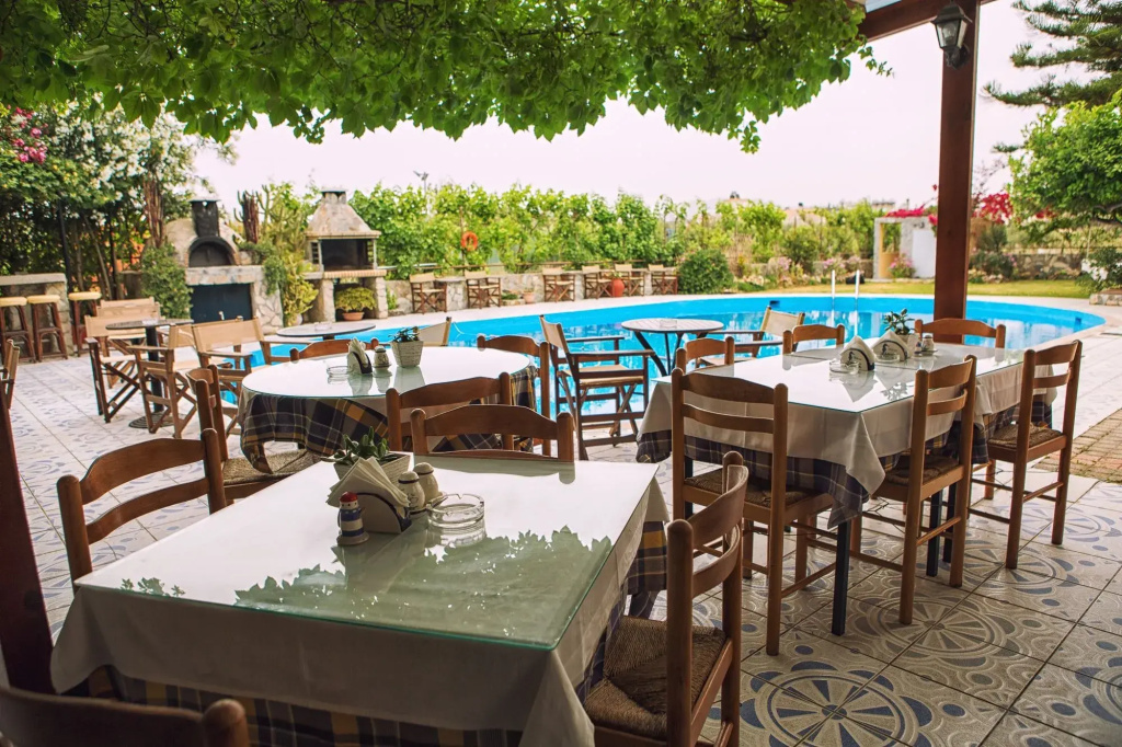 Roxani Hotel