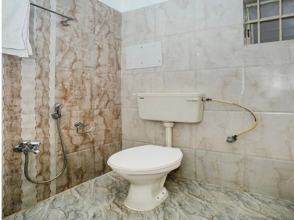 Oyo 436 Emirates Suites
