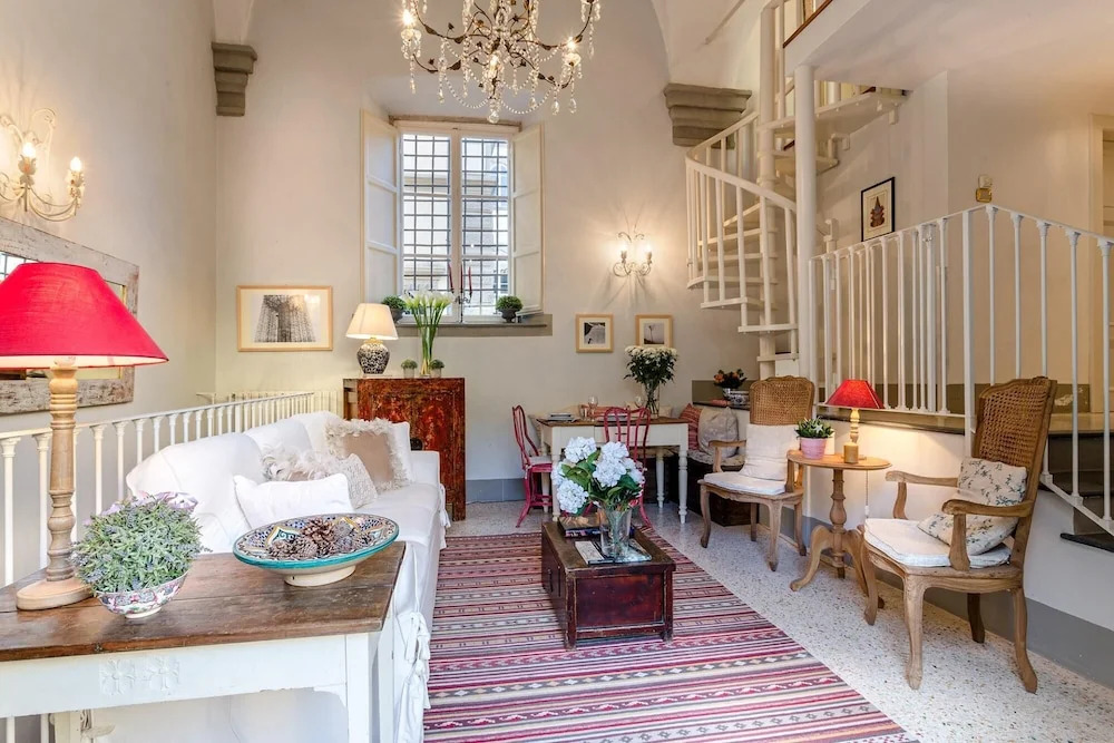 The Arnolfini Portrait Apartment