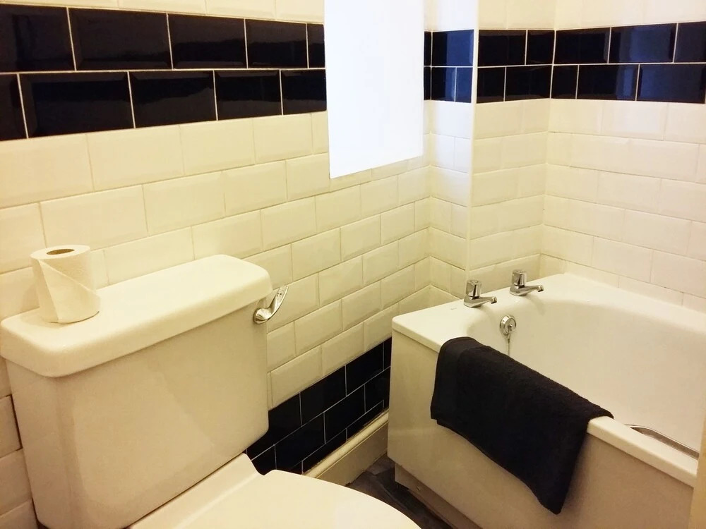 Large 3 Bed West End Apartment