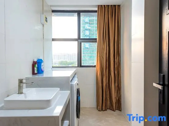 Xana Lite Hotel (Foshan Qiandeng Lake Tian'an Digital City)