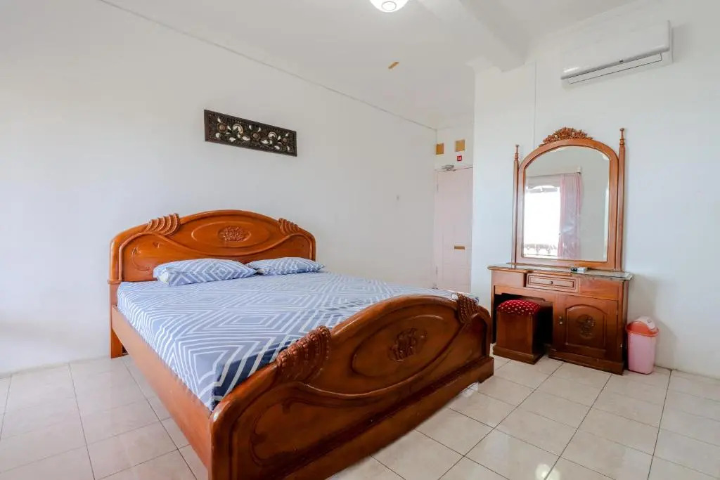 Adinda Beach Hotel and Villa