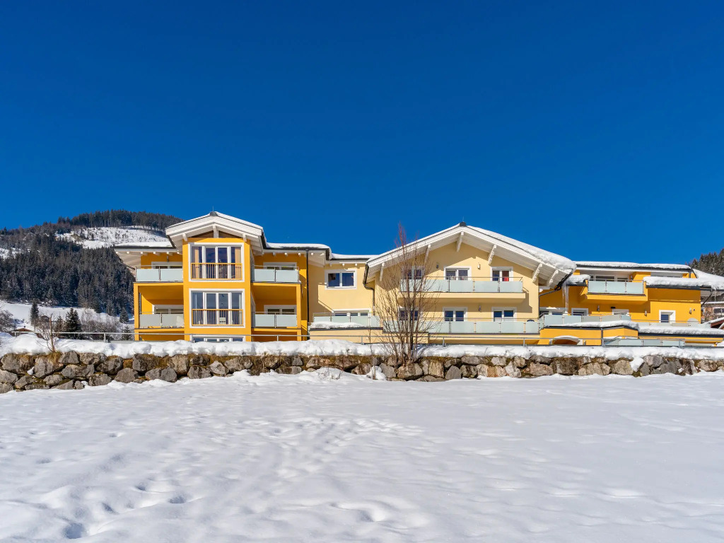 Hilltop apartment in Piesendorf with balcony