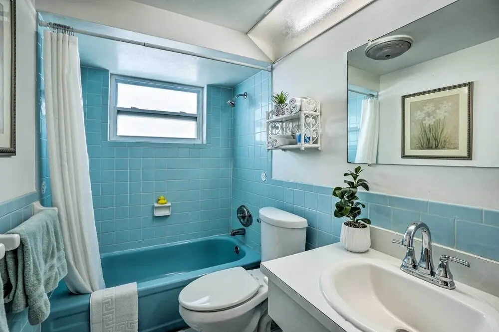 Cozy Holiday Home w/ Yard ~ 5 Mi to Beach
