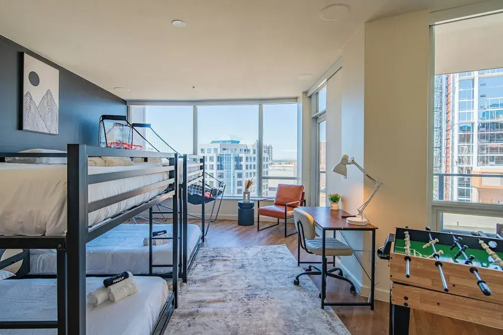 ROVE LIVING/KL - 44 Monroe