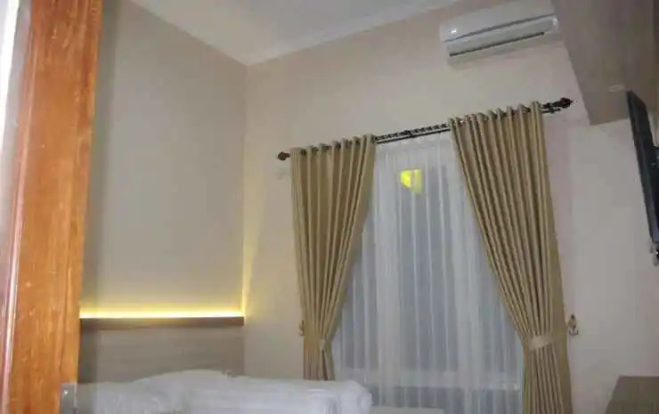 Modern Chic Room at Gendis Homestay
