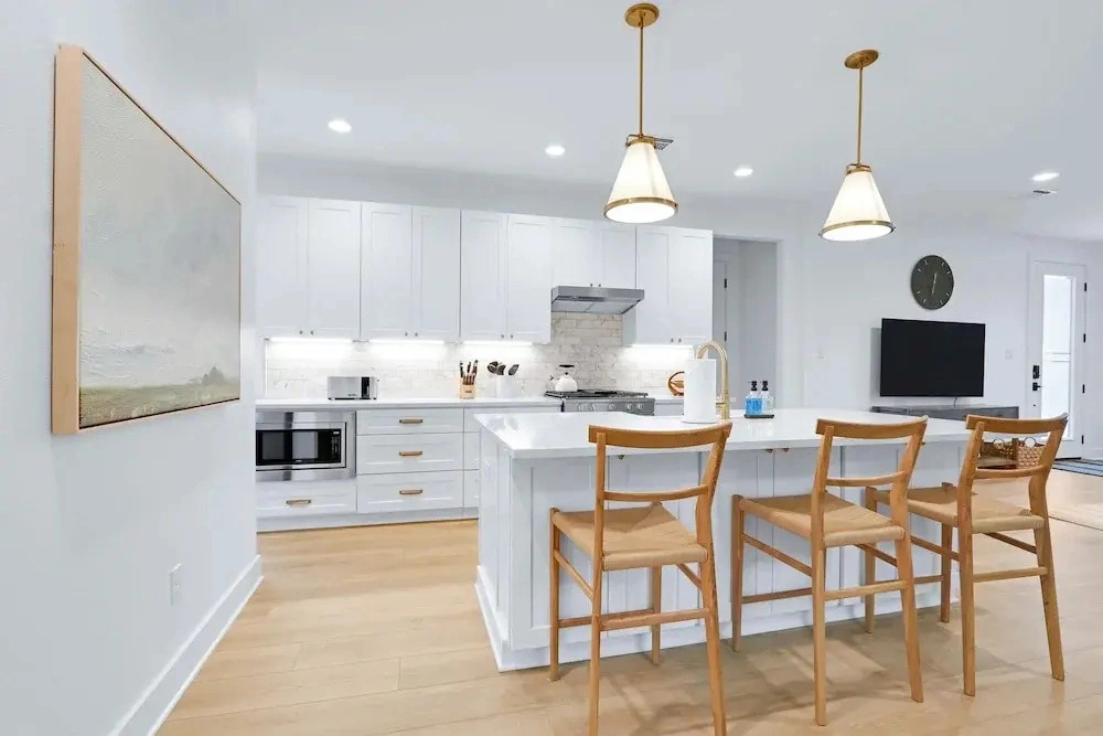 Chic Modern Farm Haus - Minutes to Everything