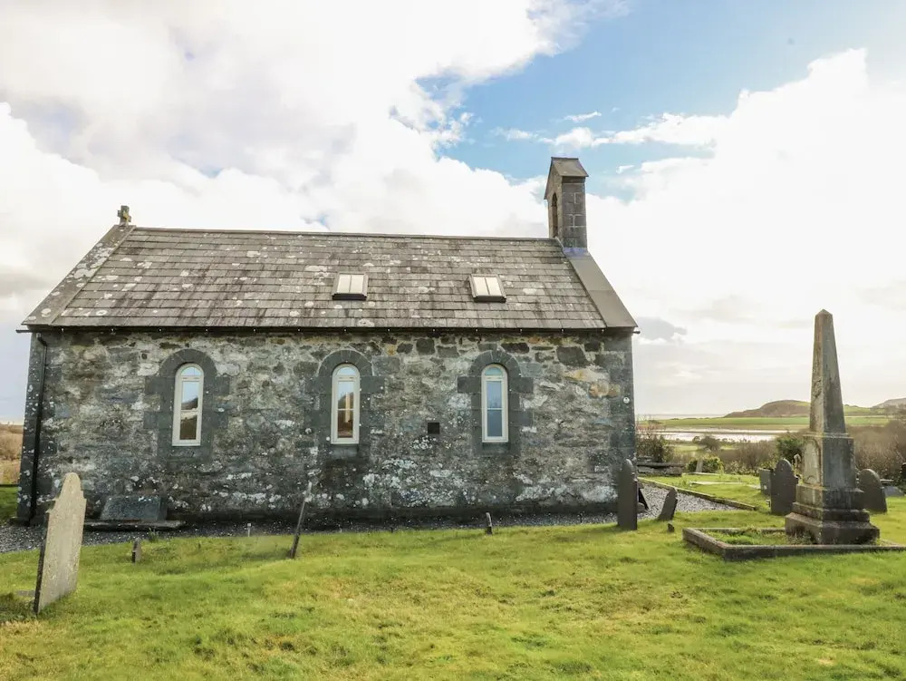 Eglwys St Cynfil