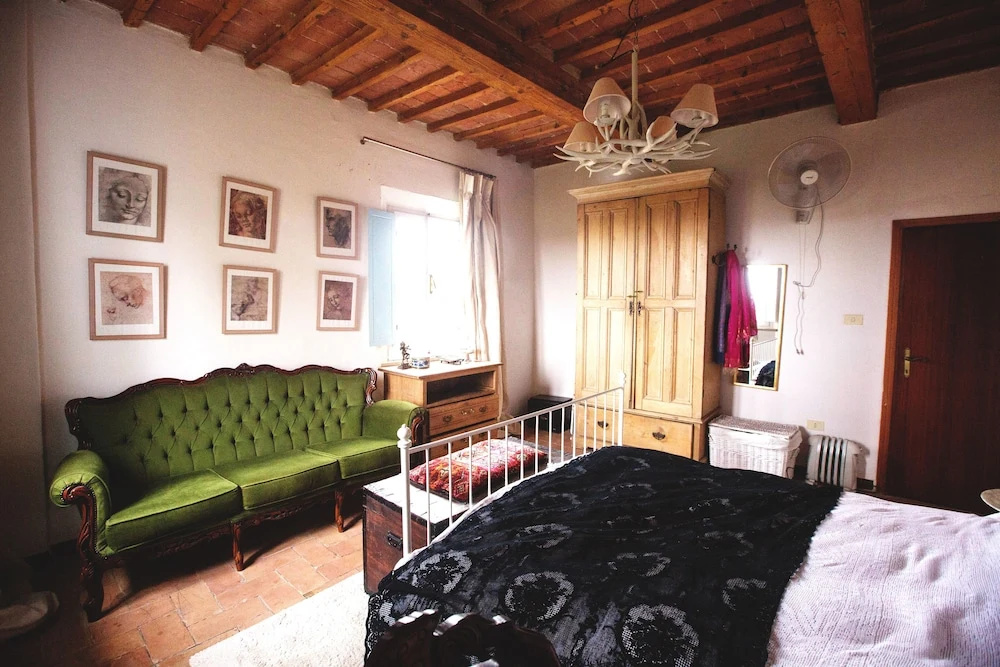 Villa Gioiella Sleeps 13 Near Cortona & Montepulciano
