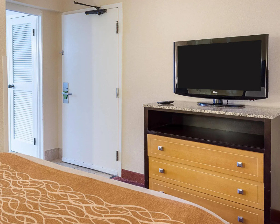 Coastal Hotel & Suites Virginia Beach - Oceanfront