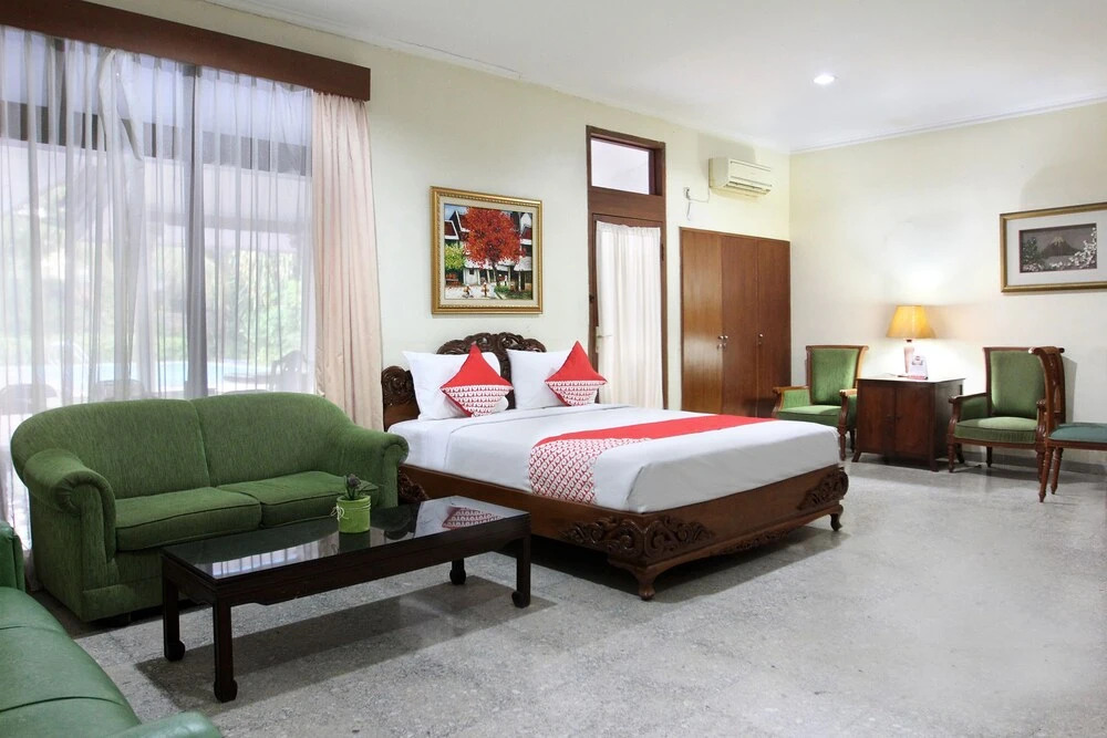 OYO 102 GP Residence