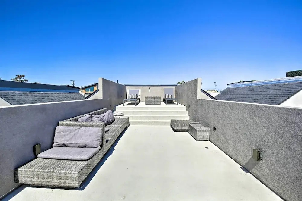Chic San Diego Abode Rooftop Balcony + Bay Views!