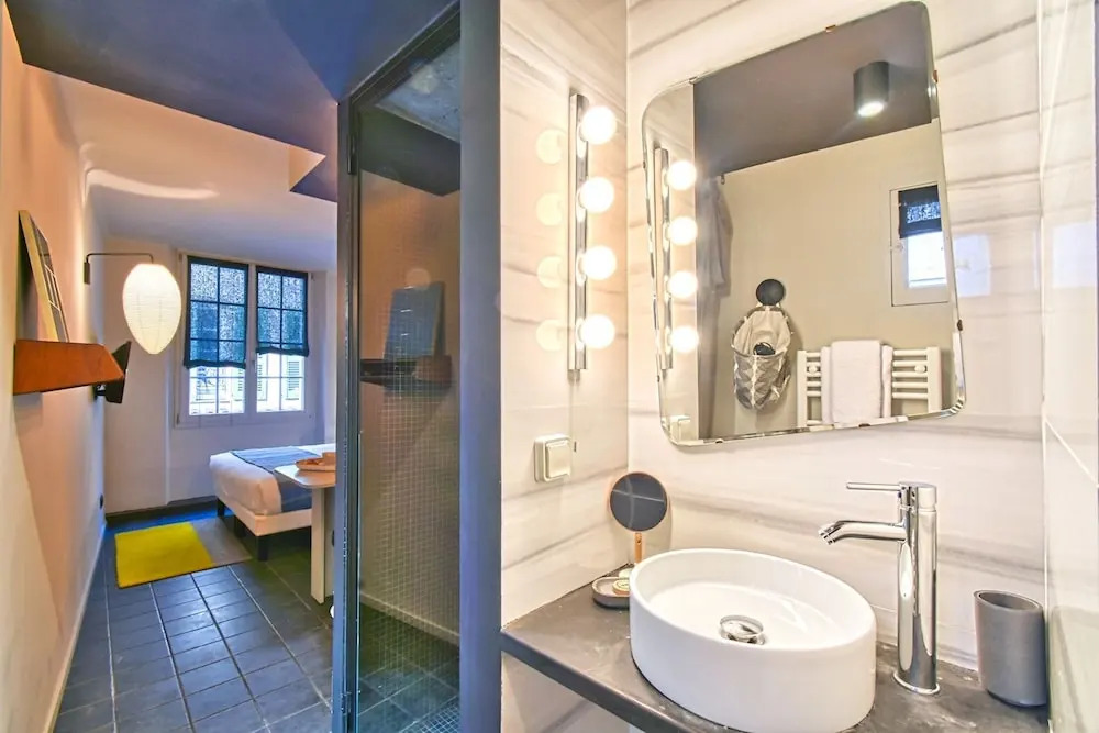 Amazing Chic Apt in Le Suquet by GuestReady