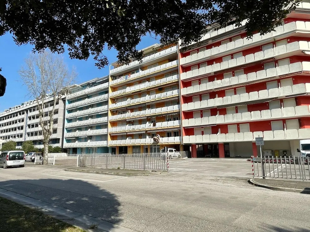 Bright Apartment With Balcony