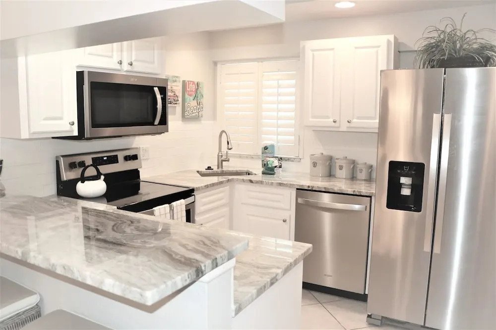 Jamaica Royale - T24 - 2 Br Condo