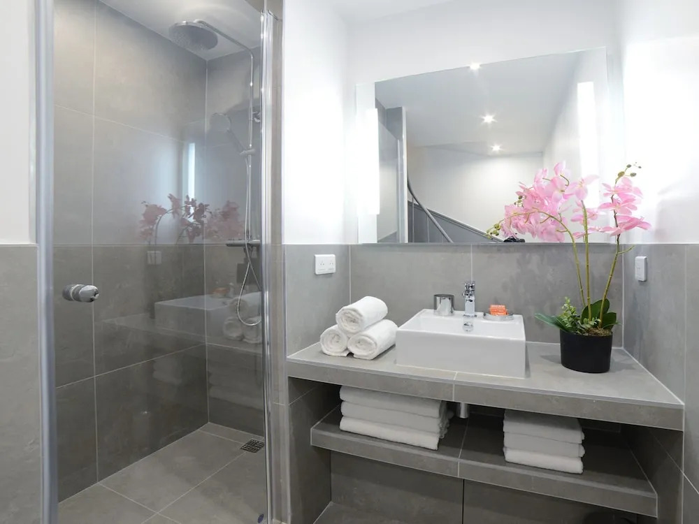 Luxury 4BDR Le Louvre I by Livinparis