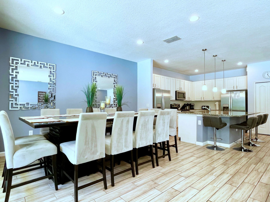 Huge10bd Spa Gm Pool Solterra-5252oa 10 Bedroom Home by Redawning