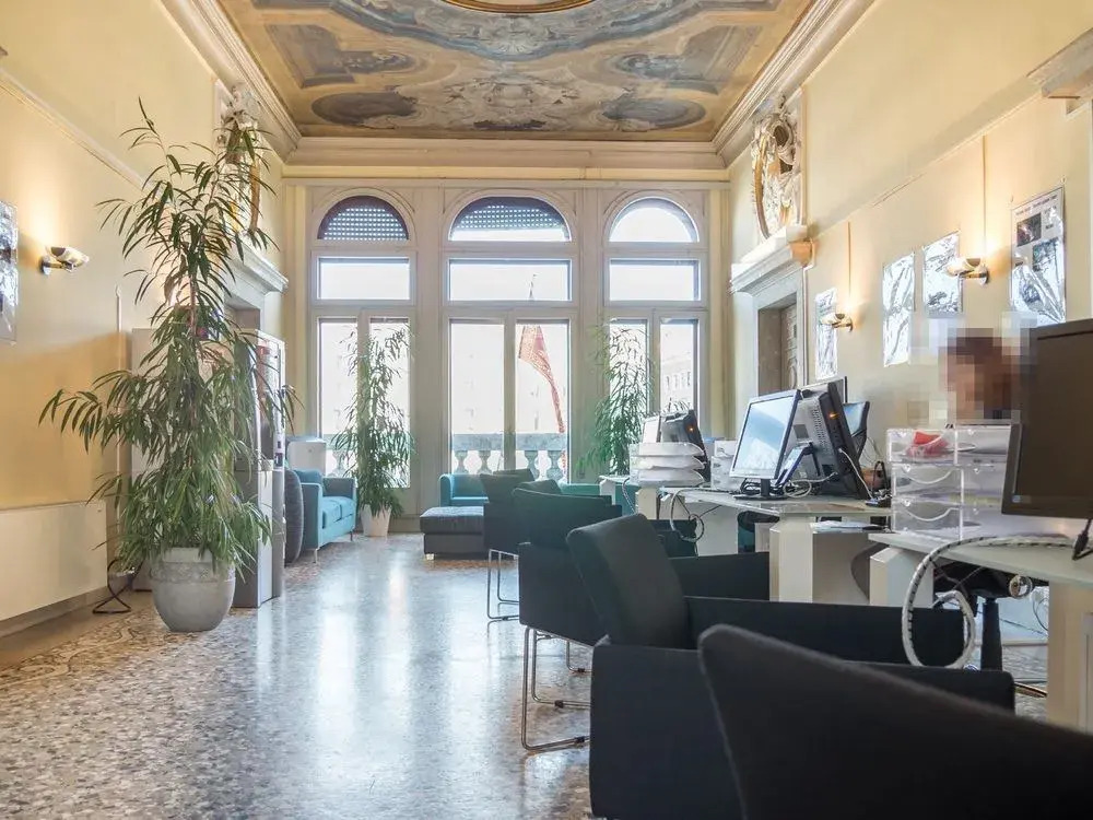 Lovely Canal View Apartment