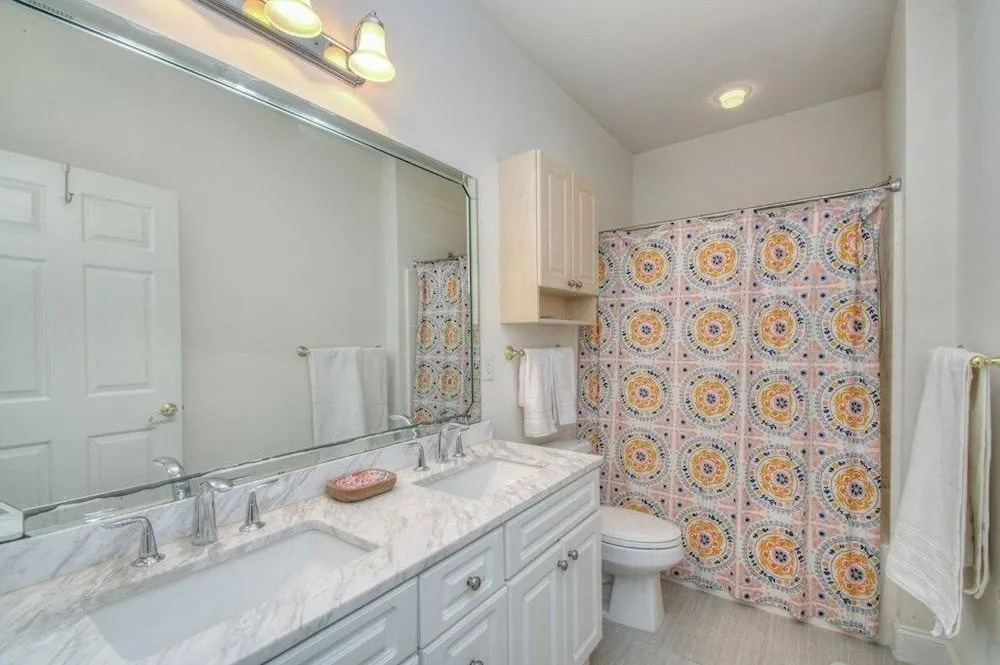 Magnolia Pointe Luster Leaf 4825-102